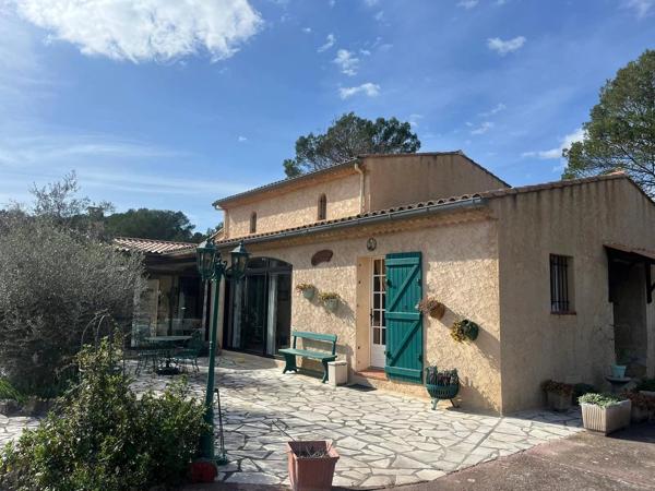 LORGUES VILLA T6 PISCINE SUR 6400 M²