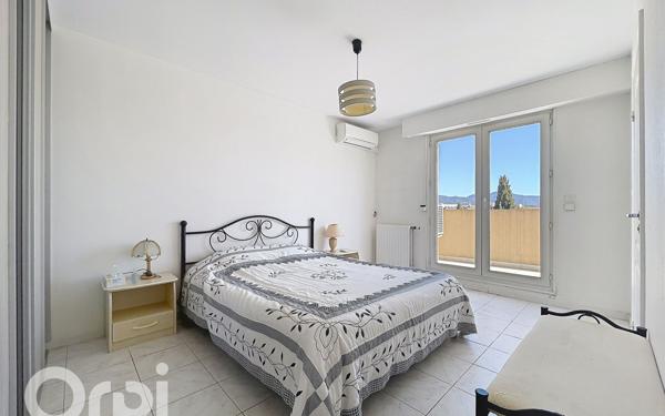 Appartement à vendre    4 pièces • 111,21 m2 Saint-Raphaël