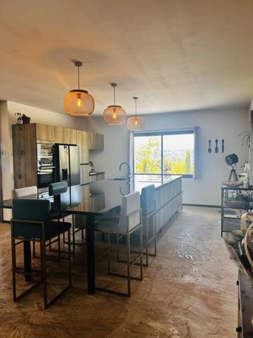 Maison à vendre 617 730 € Bilhac 6 p 218 m² DPE B