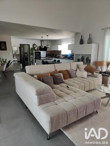 Maison à vendre 6 pièces 196,48 m² Saint-Martin-Petit