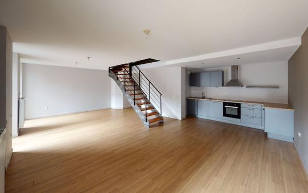 Appartement à louer    3 pièces • 102,51 m2 Saint-Étienne