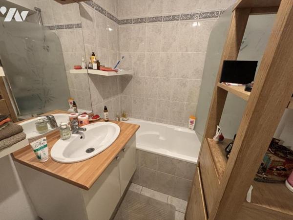 Appartement T2 avec terrasse et parking en sous-sol – Résidence recherchée d'Angers
