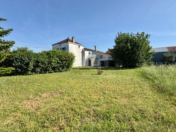 Maison 17700 St Pierre la Noue