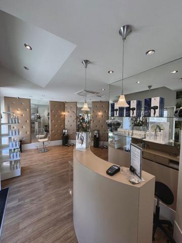 Fonds de commerce Nantes Salon de coiffure 77 m2 Emplacement stratégique