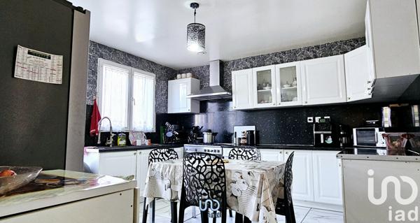 Maison à vendre 9 pièces 167 m² Sainte-Geneviève-des-Bois