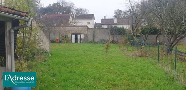 Morsang-sur-Orge centre "Marché" ? Terrain constructible ou atelier avec garage