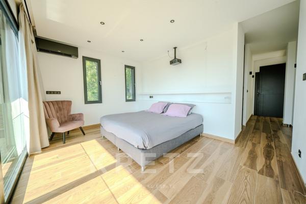 VÉTRAZ-MONTHOUX – VILLA PRESTIGE VUE GENÈVE & PISCINE À DÉBORDEMENT