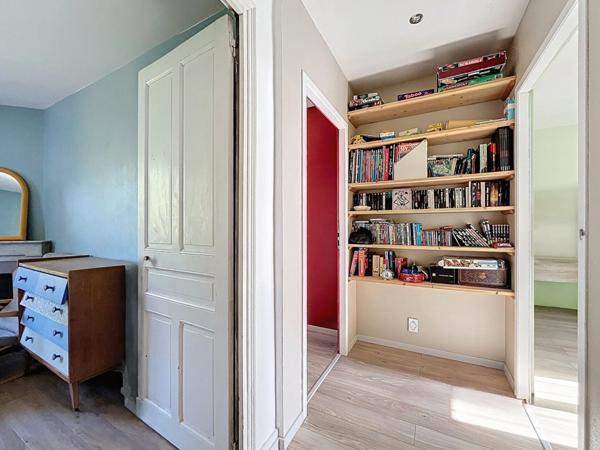 Maison de caractère avec cour et terrasse - 6 chambres - 15 mn de l'A7