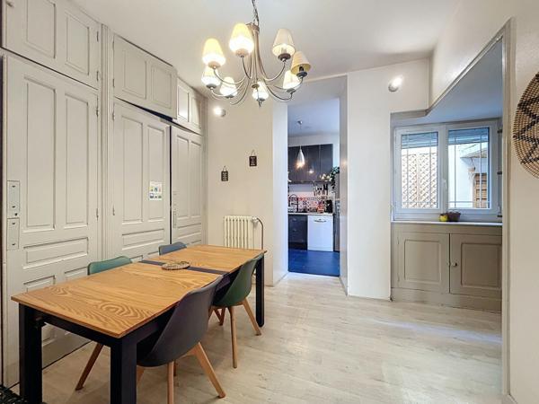 Maison de caractère avec cour et terrasse - 6 chambres - 15 mn de l'A7