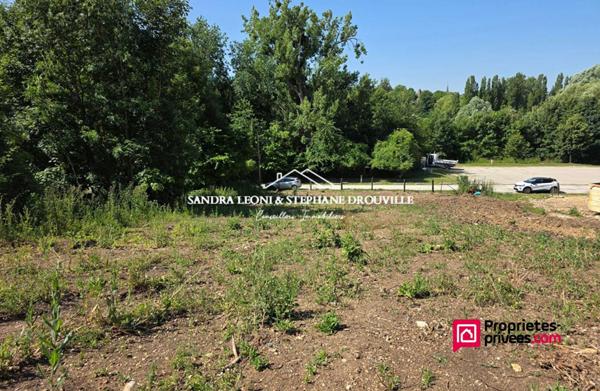 AUNEAU - BEAU TERRAIN A BATIR DE 1.126 m2