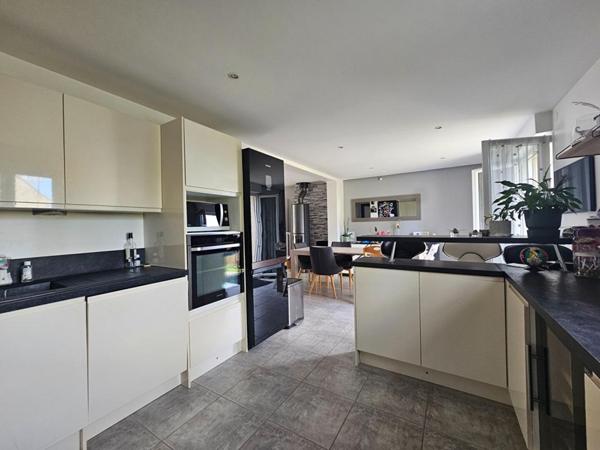 MAISON DE 2015, PROCHE TOUTES COMMODITÉS