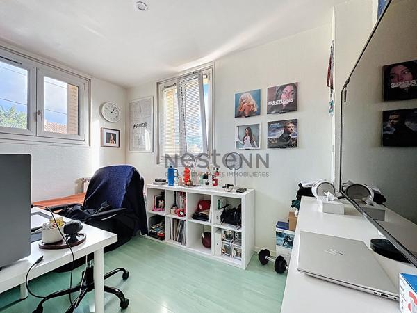 Maison spacieuse à Villeneuve-Saint-Georges, Idéale Famille Nombreuse ou Investisseur