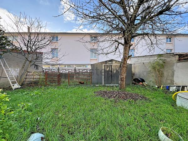 Maison spacieuse à Villeneuve-Saint-Georges, Idéale Famille Nombreuse ou Investisseur