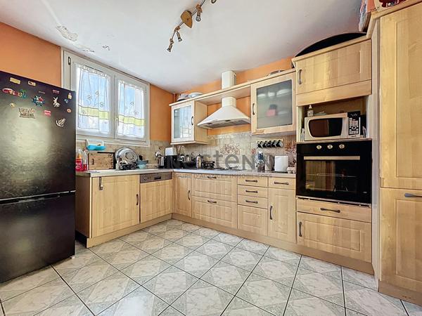 Maison spacieuse à Villeneuve-Saint-Georges, Idéale Famille Nombreuse ou Investisseur