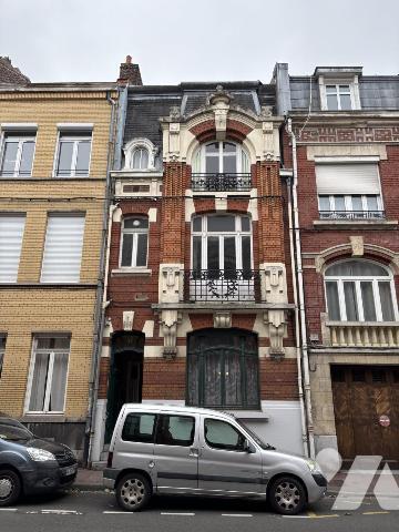 LILLE proche Sébastopol Maison ancienne de 170m² avec jardin 