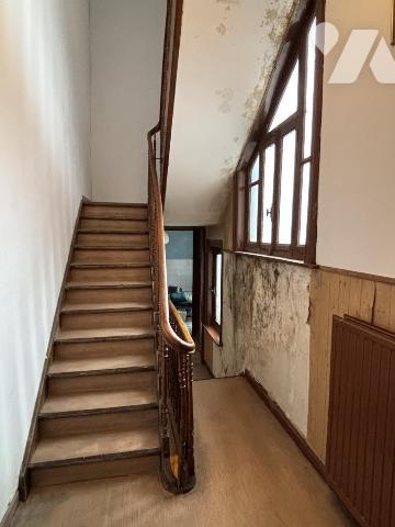 LILLE proche Sébastopol Maison ancienne de 170m² avec jardin 