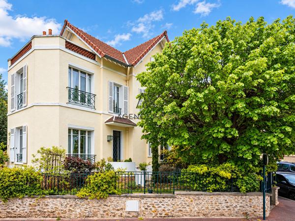 Maison Le Vésinet 9 pièces 191 m² Le vesinet