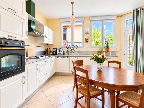 Maison Le Vésinet 9 pièces 191 m² Le vesinet