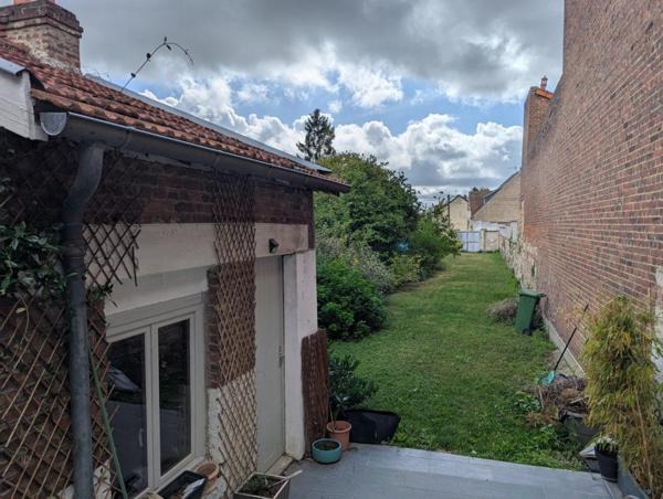 MAISON DE VILLE PROCHE DE TOUTES COMMODITES