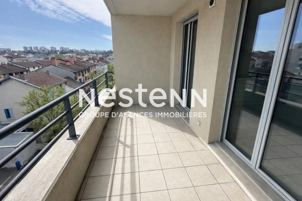 secteur centre Ville: Proximité T10 spacieux T3 avec Balcon et Garage vue dégagée