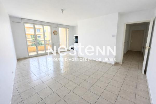 secteur centre Ville: Proximité T10 spacieux T3 avec Balcon et Garage vue dégagée