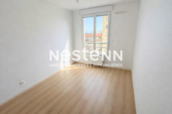 secteur centre Ville: Proximité T10 spacieux T3 avec Balcon et Garage vue dégagée