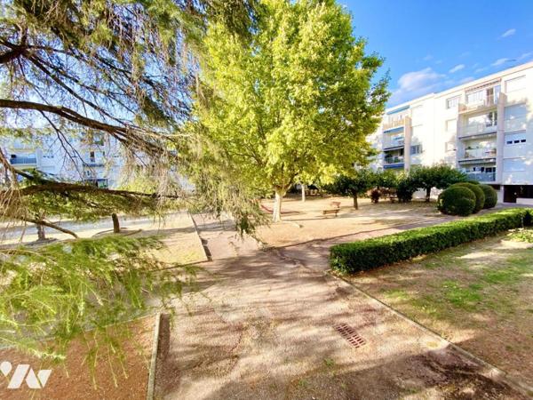 Appartement T3 résidence Les Mendrous, proximité immédiate arret de tram Clairval