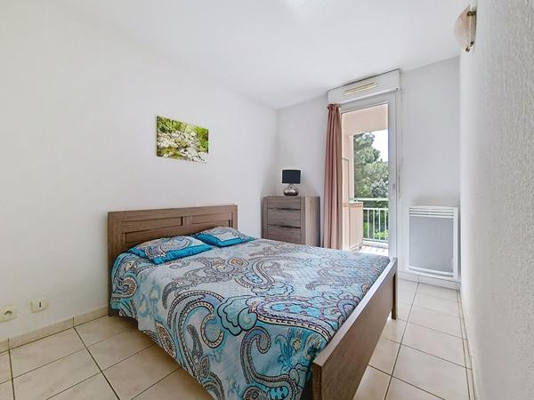 Saint-Aygulf, appartement T2 terrasse parking sous-sol centre ville