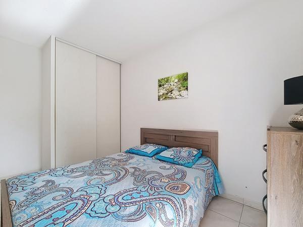 Saint-Aygulf, appartement T2 terrasse parking sous-sol centre ville