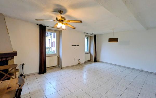 Maison à vendre    3 pièces •  Virieu