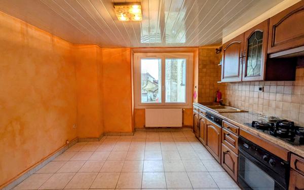 Maison à vendre    3 pièces •  Virieu