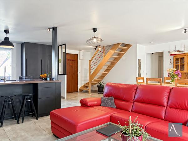 Maison 5 pièces - 128 m² habitables - Sous-sol total, 2 terrasses couvertes, jardin - Linas 91310