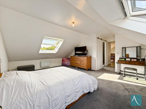Maison 5 pièces - 128 m² habitables - Sous-sol total, 2 terrasses couvertes, jardin - Linas 91310