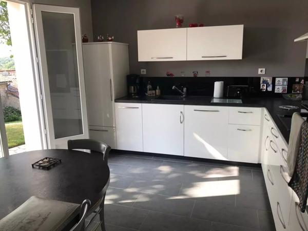 VUE DEGAGEE AGREABLE PAVILLON SPACIEUX