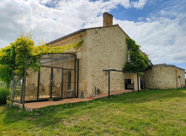 MAISON DE MAITRE  300 M² -12 PIECES - DEPENDANCES