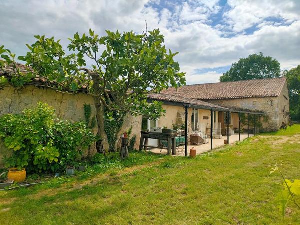 MAISON DE MAITRE  300 M² -12 PIECES - DEPENDANCES
