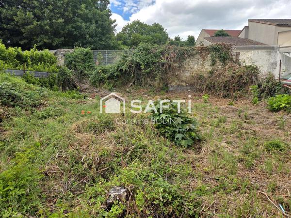 Terrain d'exception de 205 m² au cœur historique de Loudun