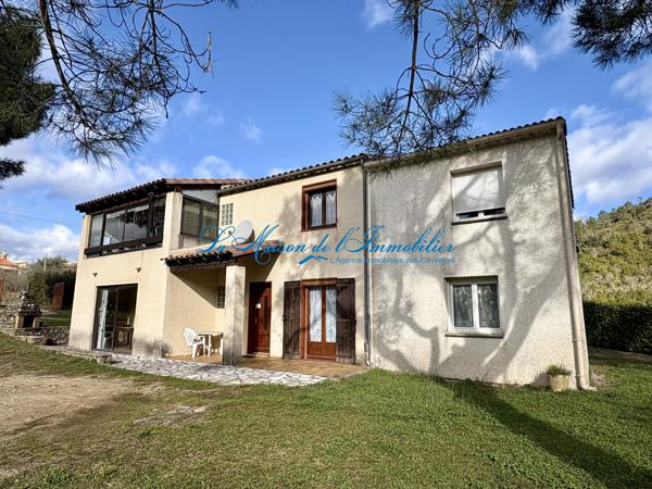 Proche de Saint Ambroix, maison sur 3976 m² de terrain de type F6 avec 44 m² grand garage