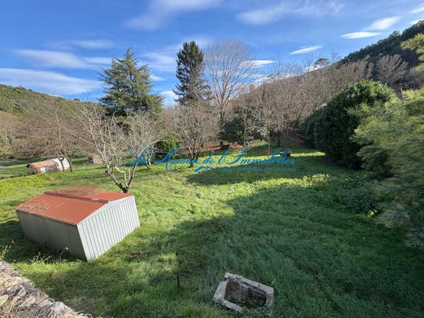 Proche de Saint Ambroix, maison sur 3976 m² de terrain de type F6 avec 44 m² grand garage