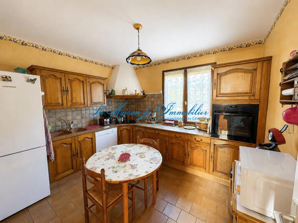Proche de Saint Ambroix, maison sur 3976 m² de terrain de type F6 avec 44 m² grand garage