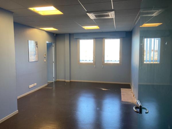 Local avec Vitrine - RODEZ