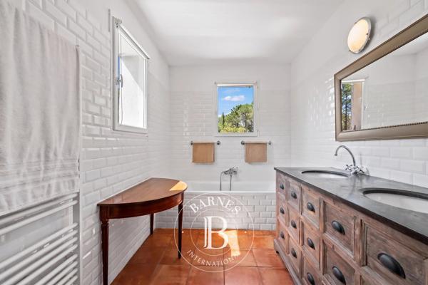 Le Muy, Villa 5 Chambres -  234 m² à vendre