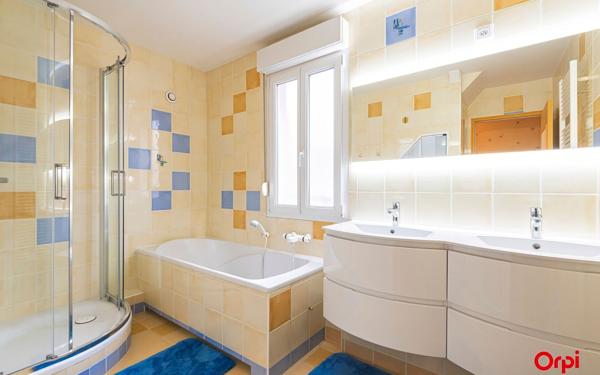 Maison à vendre    5 pièces • 140,92 m2 Reims