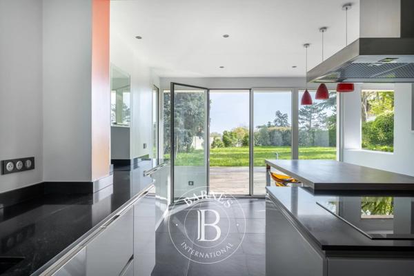 Rueil-Malmaison, Maison 4 Chambres -  217 m² à vendre