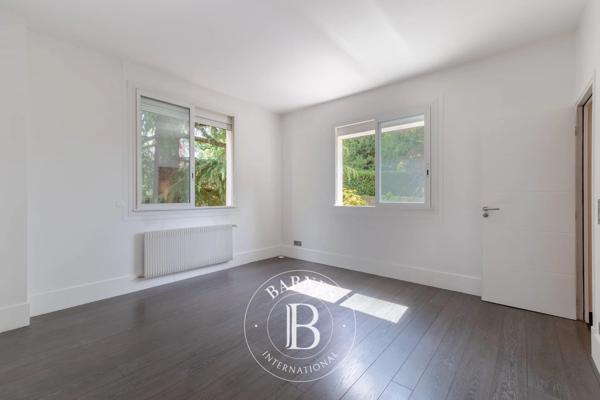 Rueil-Malmaison, Maison 4 Chambres -  217 m² à vendre