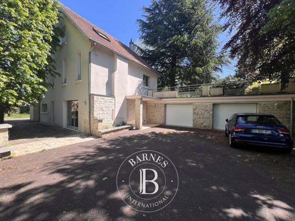 Rueil-Malmaison, Maison 4 Chambres -  217 m² à vendre