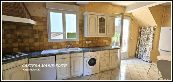 Dpt Gers (32), AUCH CENTRE maison de ville meublée P5 avec terrasse - 2 garages