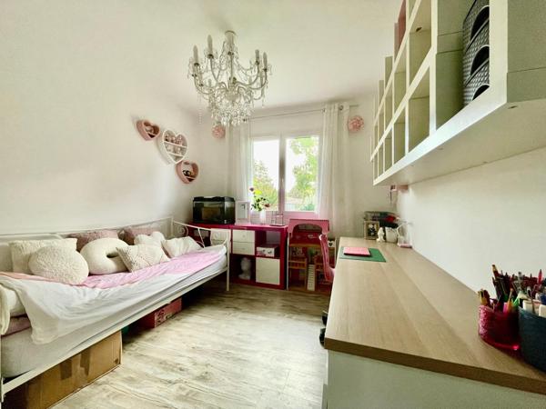 Maison récente, 3 chambres, centre-ville de Mios