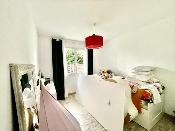 Maison récente, 3 chambres, centre-ville de Mios