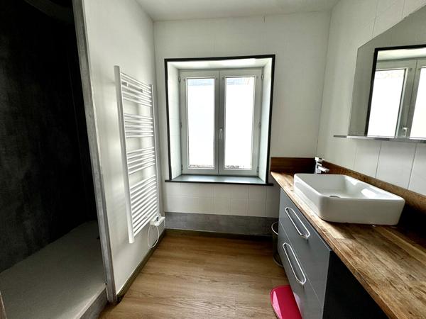 BOULOGNE SUR MER A VENDRE MAISON SANS TRAVAUX 4 PIECES, SALON/SEJOUR, 3 CHAMBRES, CUISINE ET TERRASSE